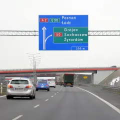 Ile można jechać na autostradzie? Sprawdź limity prędkości dla pojazdów