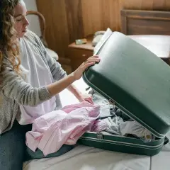 Jaka walizka do autokaru? Wybierz idealną torbę na podróż bez zbędnych kłopotów