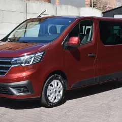 Ile waży bus 9 osobowy? Zaskakujące różnice w wagach modeli