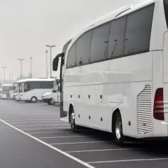 Jak założyć firmę przewozową bus i uniknąć najczęstszych błędów