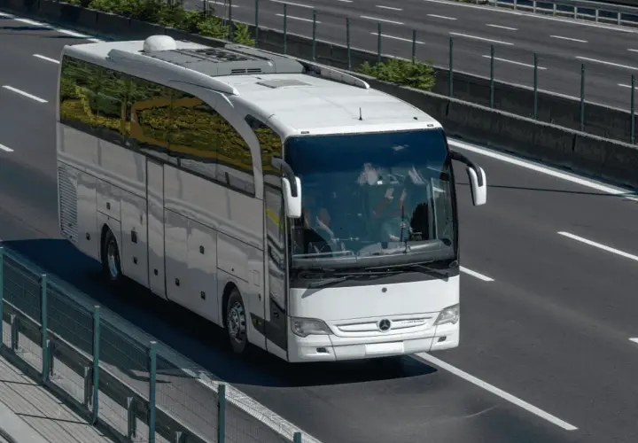 Ile pali bus do 3,5 tony? Zaskakujące dane o zużyciu paliwa