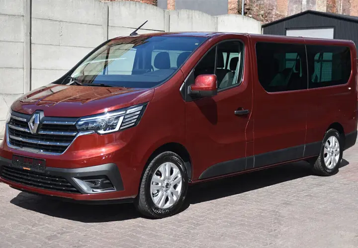 Ile waży bus 9 osobowy? Zaskakujące różnice w wagach modeli