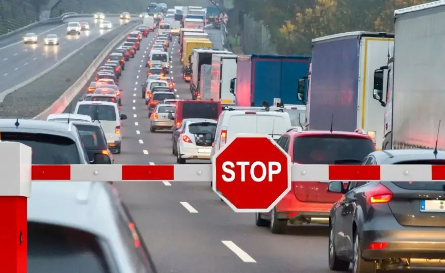 Jaki mandat za jazdę na zakazie dla ciężarówek? Sprawdź kary i konsekwencje