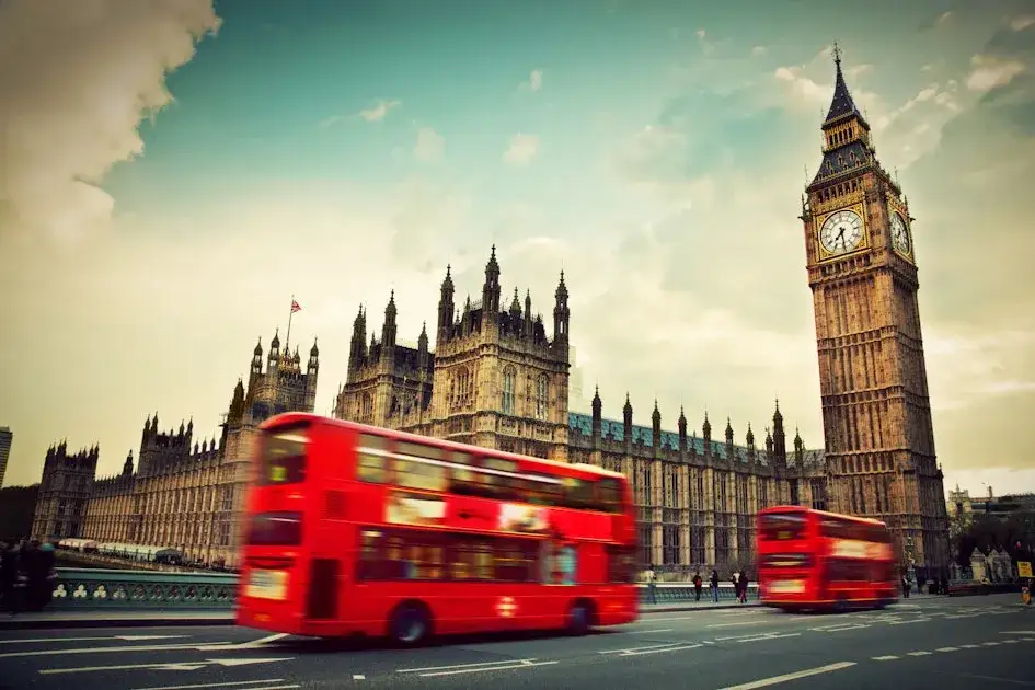 Zdjęcie Jak długo trwa podróż autokarem do Londynu? Czas przejazdu i wskazówki